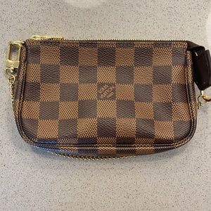 Louis Vuitton Mini Pochette